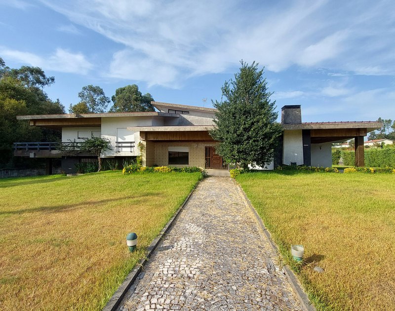 IMO´S 118612 e 1186Bx_23 - Moradia + Armazém - vila Nova Famalicão2.jpg