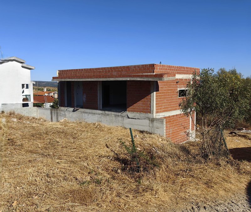 IMO 118913 - Moradia Inacabada Vimioso.jpeg.jpg