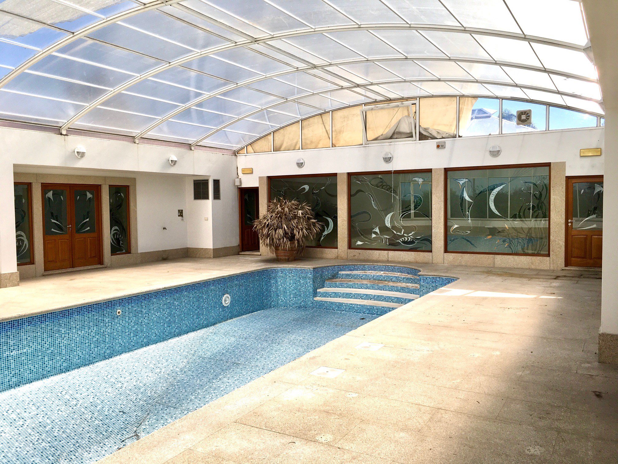 Foto 3 Moradia V5, jardim e piscina interiores
