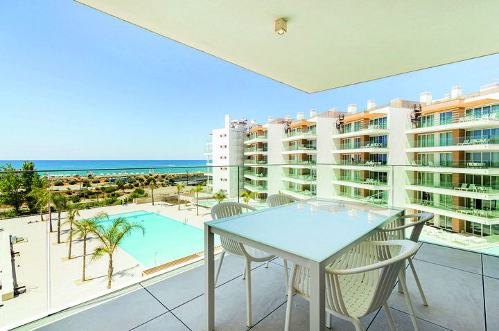 Dom Pedro Residences Vilamoura: o privilégio de viver ou passar férias junto à praia a "olhar o mar"