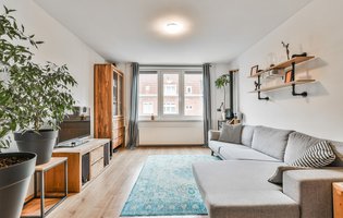 HABITACAO-FREEPIK.aconchegante-sala-de-estar-de-um-apartamento-moderno.jpg