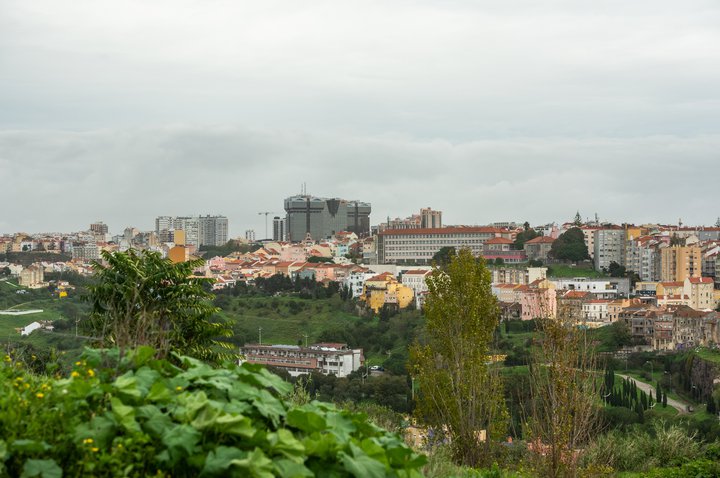 Lisboa e Porto preparam lançamento de concessões para habitação acessível