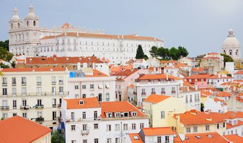 Lisboa Pixabay old-town-3659224.jpg