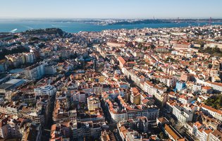 Lisboa_Wirestock on Freepik vista-aerea-do-centro-.jpg