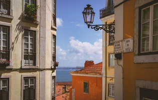 Lisboa pexels-sanmosconi-33733941.jpg