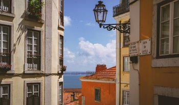 Lisboa pexels-sanmosconi-33733941.jpg
