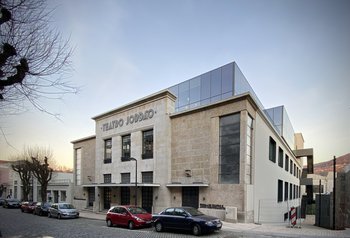 Edifício Teatro Jordão e Garagem Avenida (Guimarães)
