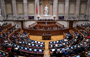 Parlamento chumba o novo regime das parcerias público.png