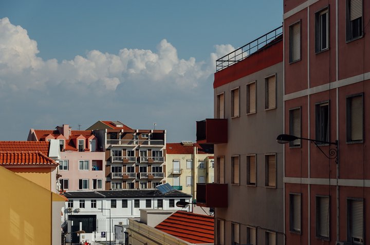 Preços das casas subiram 10,1% em Lisboa e 17,4% no Porto