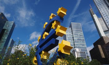 bce-euro-sculpture-2867942_1280.jpg