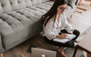 estudantes pexels-vlada-karpovich-4050301.jpg