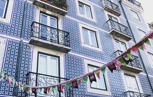 habitaç azulejo lisboa.jpg