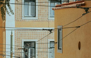 habitação prédio condomínio mattia-marinangeli-0t0fdIok4rA-unsplash.jpg