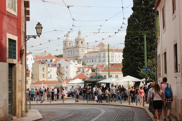 Câmara de Lisboa prolonga suspensão de novos AL por mais seis meses